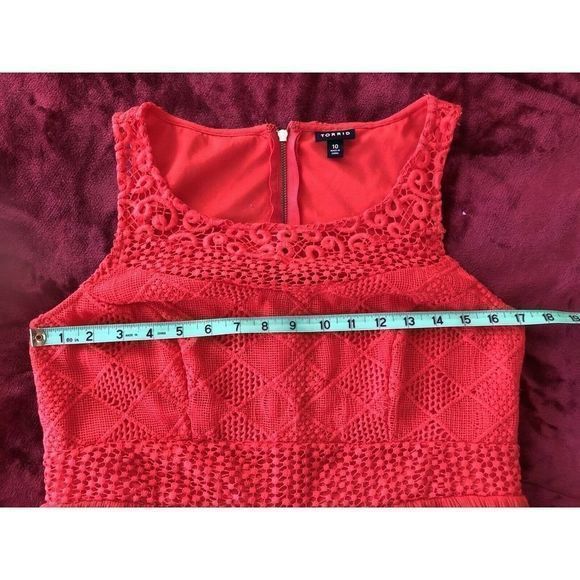 Torrid Coral Red Crocheted Lace Sleeveless Dress 10 Fit Flare Crinkle Christmas - Picture 7 of 12